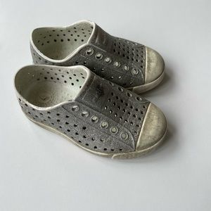 Native Shoes Silver Glitter Jefferson Shoes Size C5